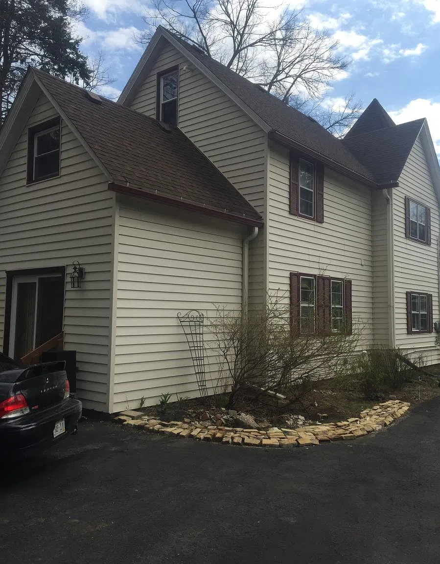 700 Hawthorne Avenue — Photo 4