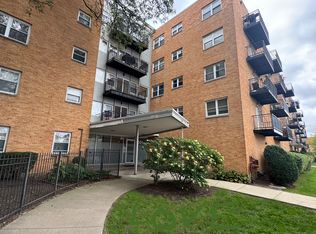 2501 W Bryn Mawr Ave APT 201, Chicago, IL 60659