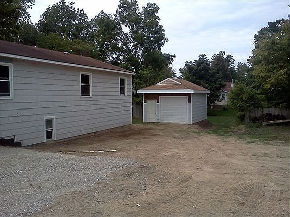 817 Geddes Storage Shed