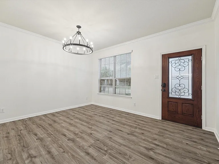 6430 Burgess Heights Ln — Photo 2