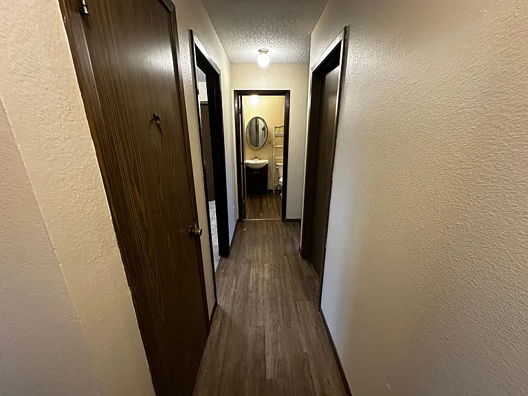1105 E Pl #B — Photo 5