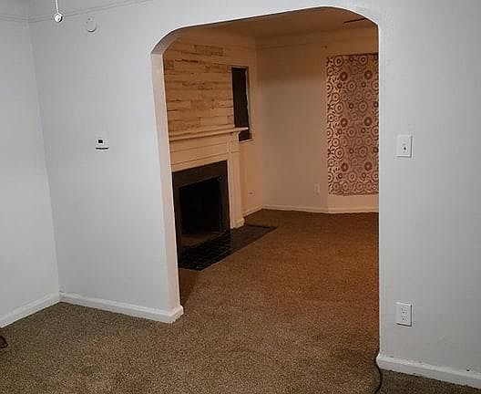 5th image of 15855 Saint Marys St