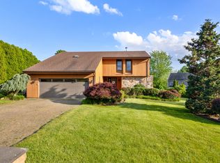 23 Thistle Meadow Ln, Branford, CT 06405