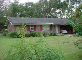 104 Puckett Dr, Fitzgerald, GA 31750