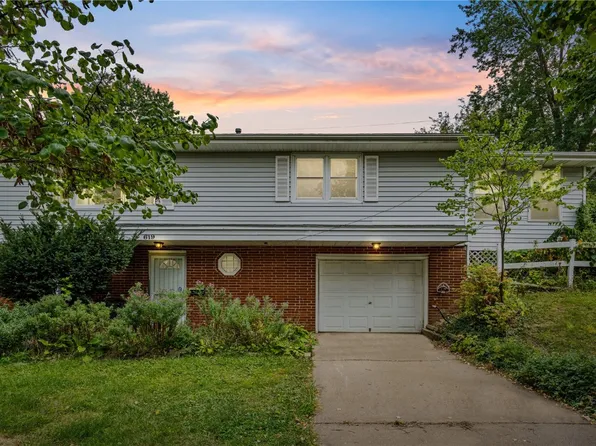 619 Woodside Dr, Iowa City, IA 52246