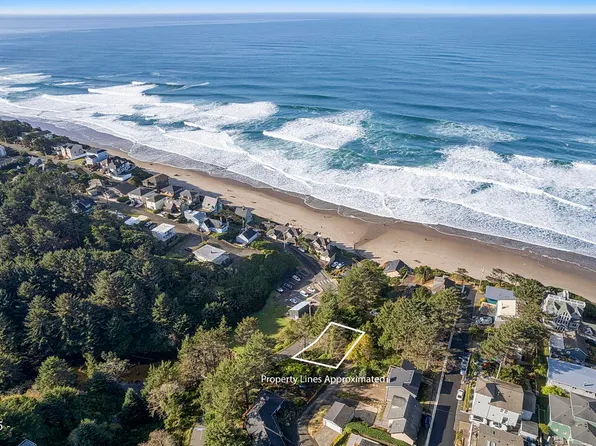 834 SW 10th Pl, Lincoln City, OR 97367