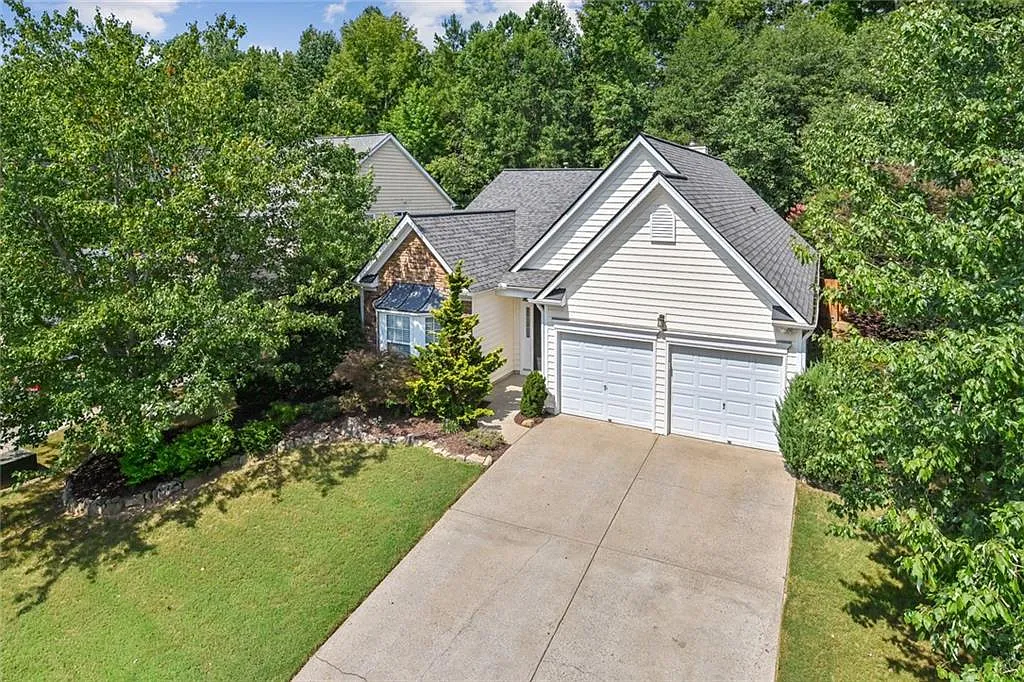 Building Photo - 3020 Serenade Ct