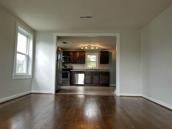 3rd image of 1530 Saint John St