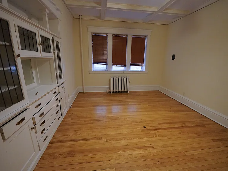 Oxford Street Apartments — Photo 23