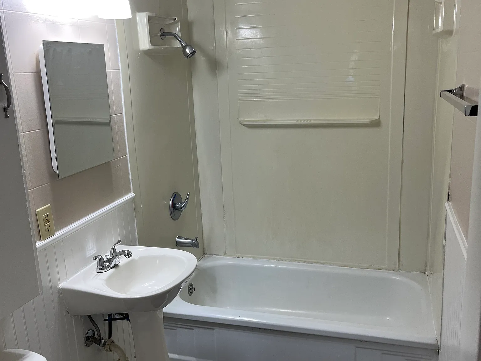 2 bed, 1032 sqft, $975 — Photo 4