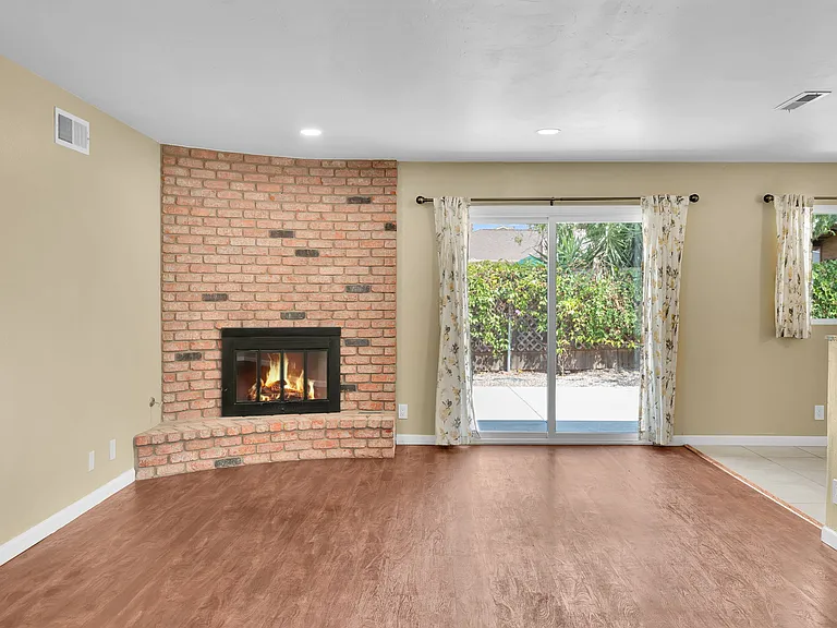 853 Hale Ct — Photo 11