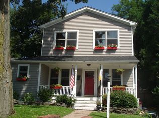 6 Coles St, Glen Cove, NY 11542