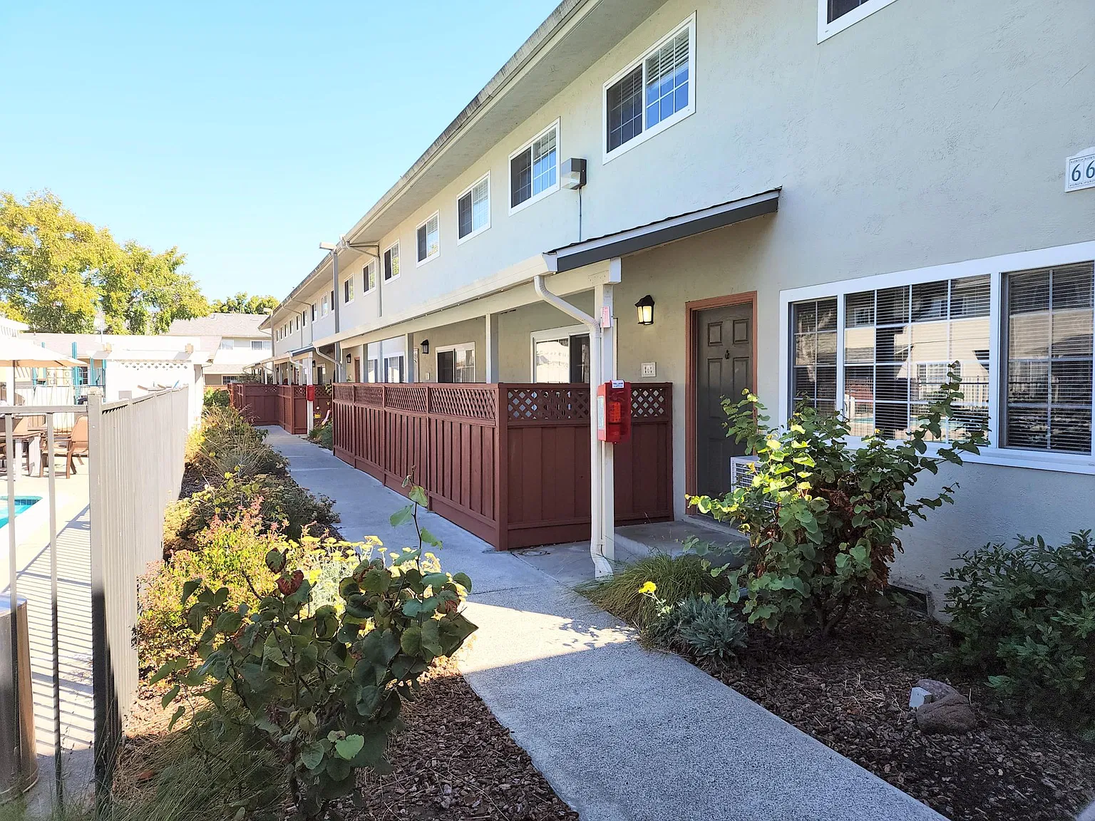 3 bed, 2.5 bath, 1180 sqft, $3,050 — Photo 1
