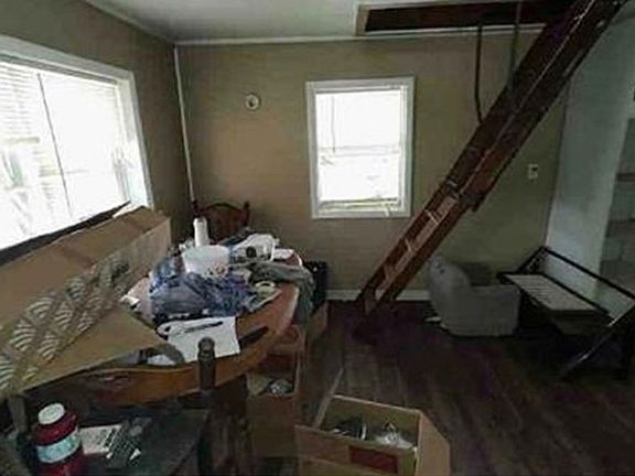 Additional Living Room