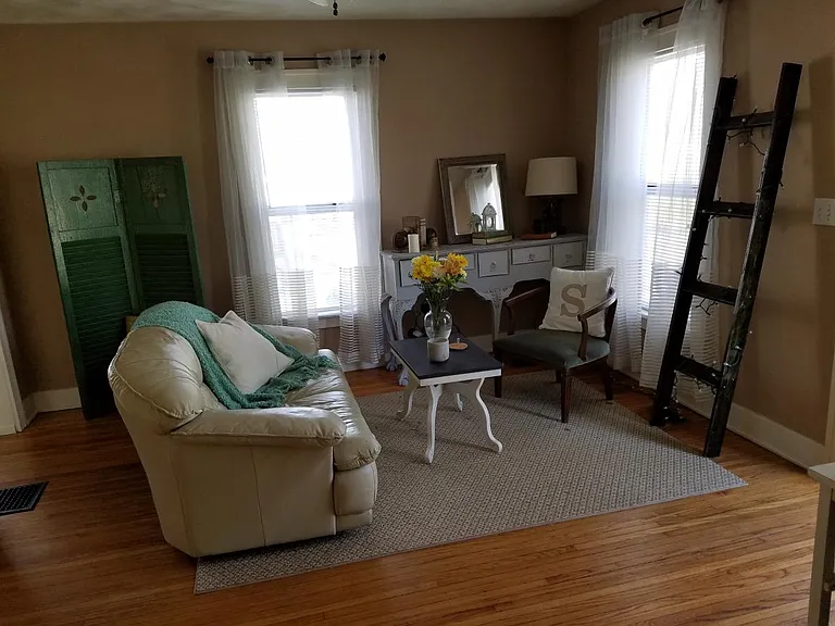 918 Grand Ave — Photo 5