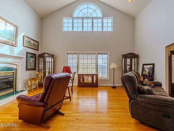 4th image of 2723 Madison Rdg