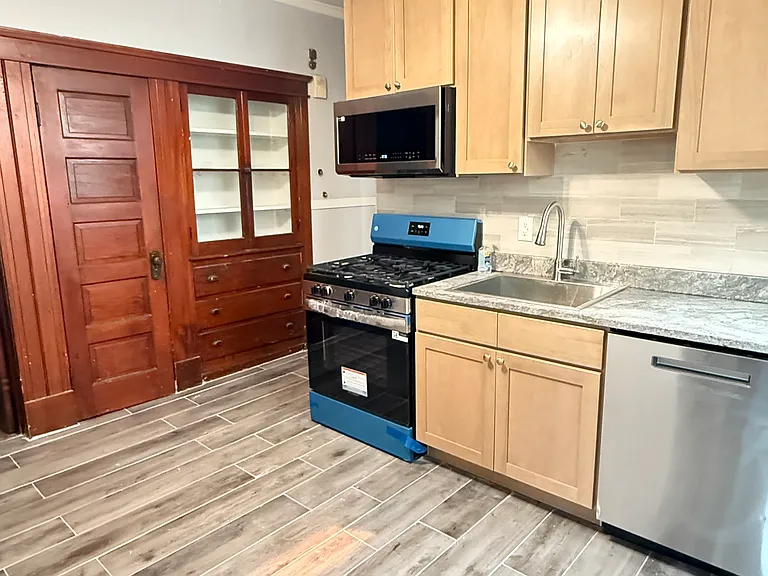 12 Kent St #2 — Photo 18
