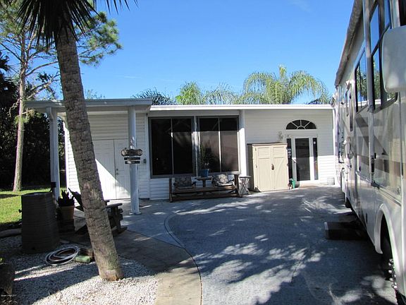 3rd image of 211 Plantation Dr