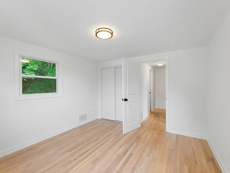 54 Park Ter N — Photo 15