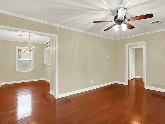 5th image of 576 Western Dr
