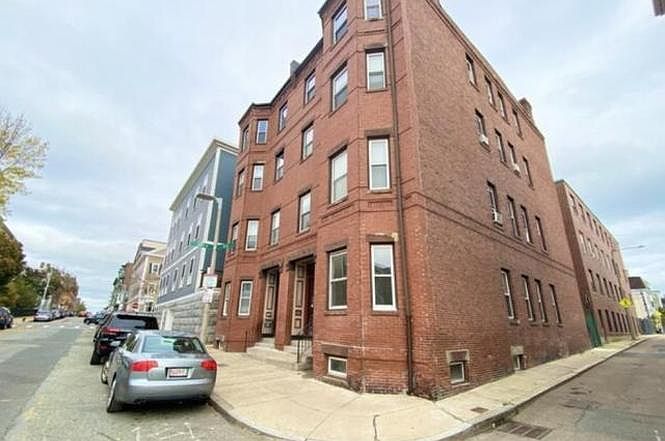 1st image of 291 E St APT 2