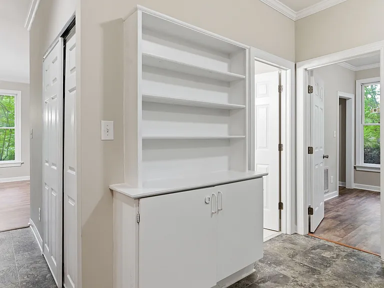 102 Markham Dr — Photo 23