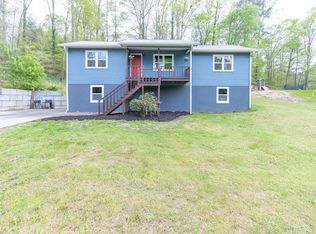 691 Shadow Leaf Dr, Tunnel Hill, GA 30755