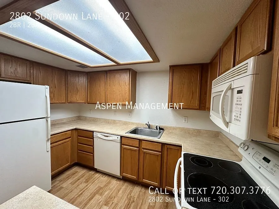 Building Photo - 2802 Sundown Ln #302