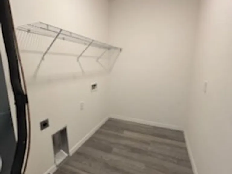 2028 NE 8th Pl — Photo 5