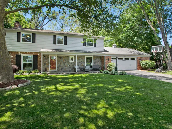 30161 Briarton St, Farmington, MI 48331