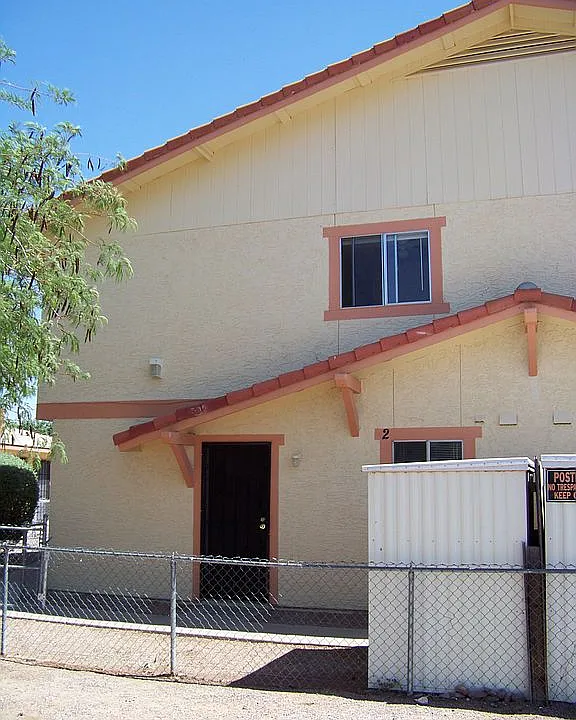 Front w/storage shed