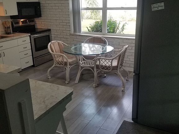 3rd image of 4515 Beacon Dr