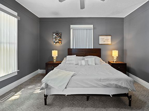 3rd image of 109 E Oxford St