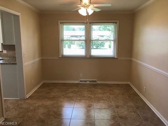 5th image of 1413 Edgewood Dr