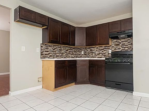 5th image of 96 Eaton Pl #4