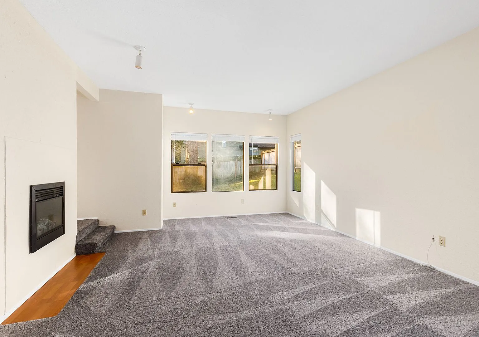 Redmond 3BR | 1.5BA Duplex with Attached Garage — Photo 4