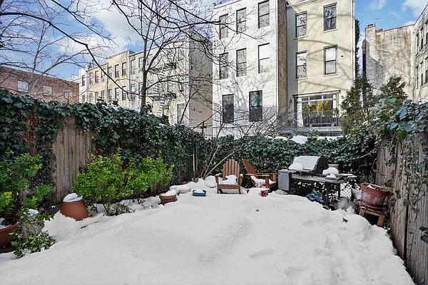 Rented by Oxford Property Group | media 12