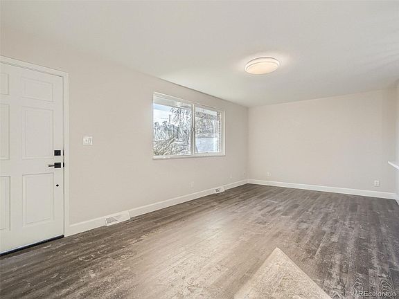 4th image of 6571 Benton Cir