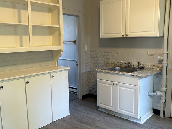 36 Hoffman Pl APT 4