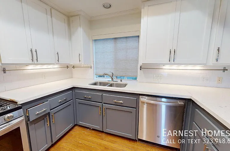 4339 Alhama Dr — Photo 10