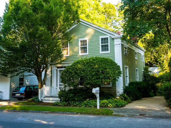 https://photos.zillowstatic.com/fp/57cfe76294755ed57106e3ef920611a4-p_e.webp