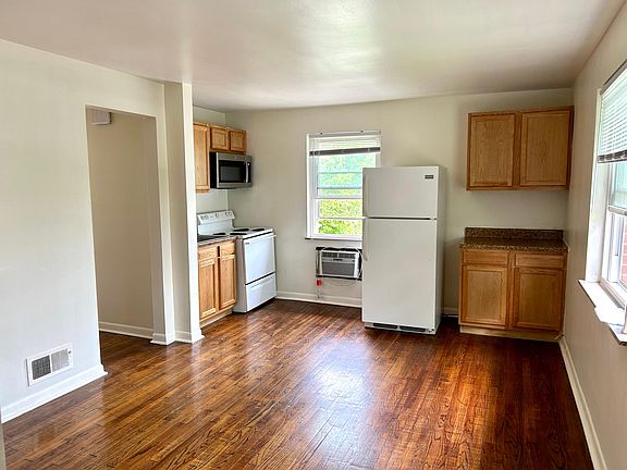 3rd image of 3918 N Clerose Cir APT 3