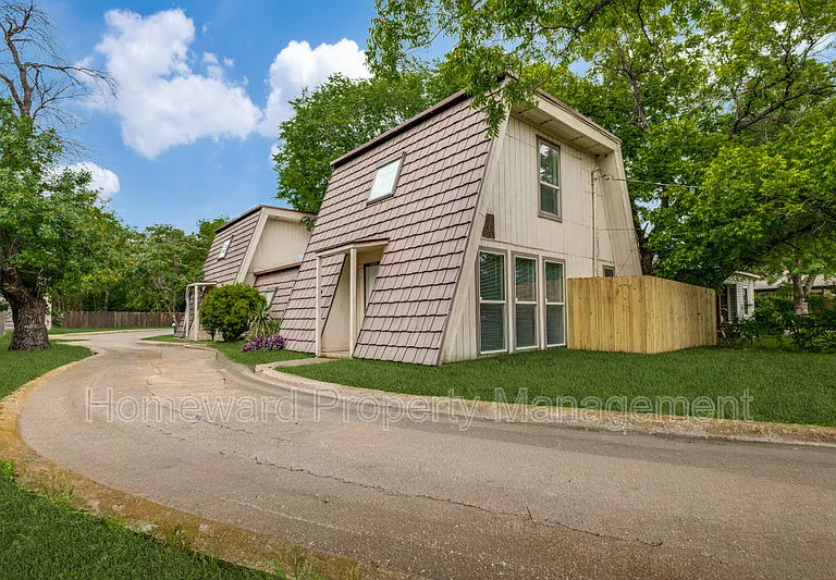 809 E Pioneer Dr — Photo 12