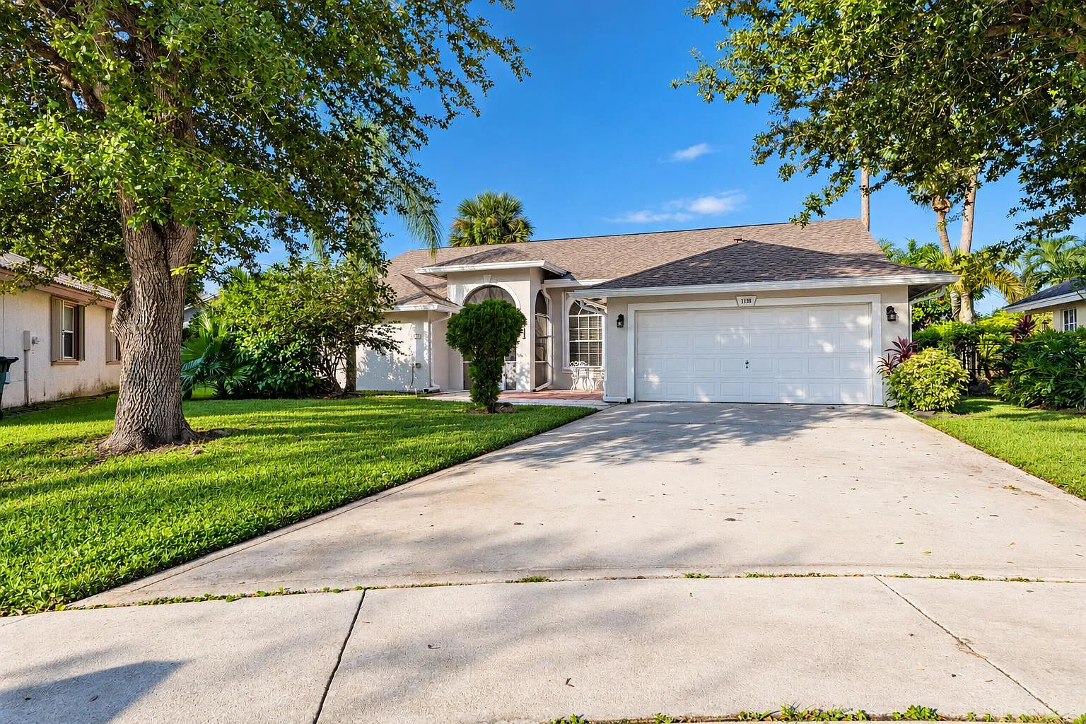 3 bed, 2.0 bath, 1811 sqft, $4,200 — Photo 1