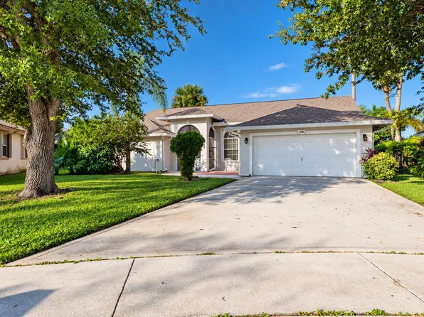 1185 Wild Cherry Ln, Wellington, FL 33414