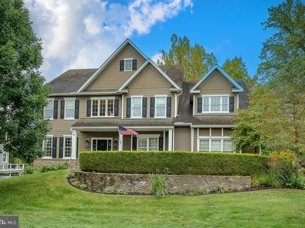 6 Stone Barn Ln, Thornton, PA 19373