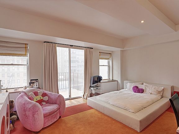 4th image of 40-44 E 61st St #13A