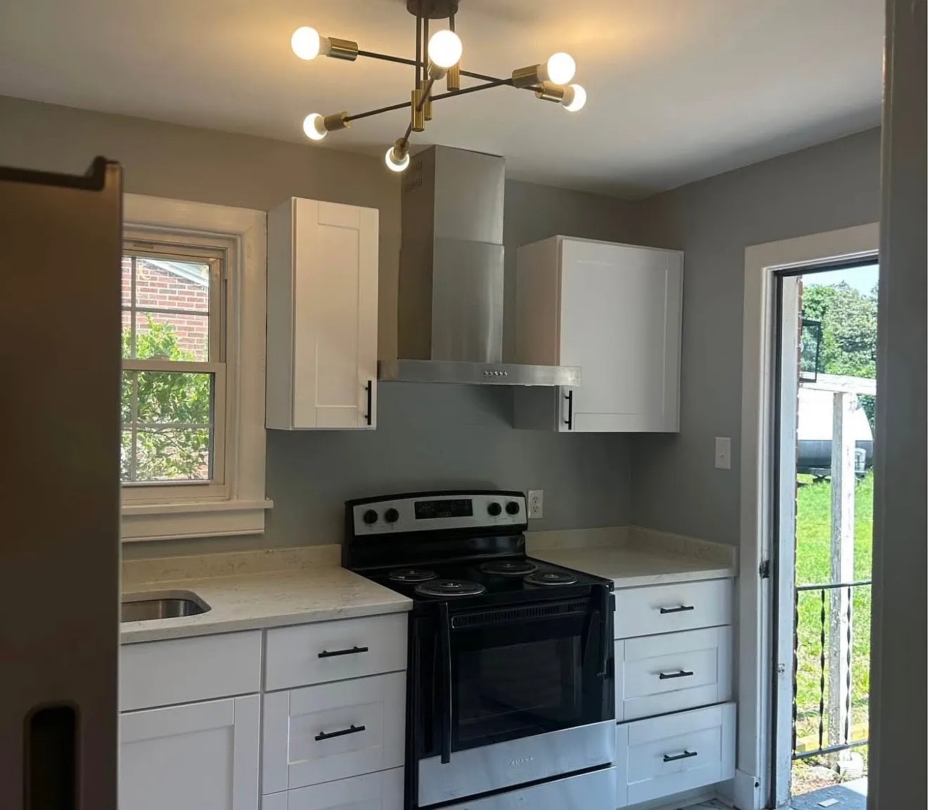 4 bed, 1524 sqft, $1,999 — Photo 2