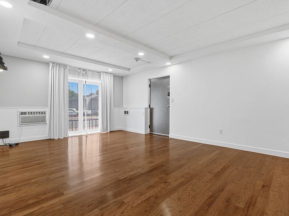 4th image of 80A High St #101