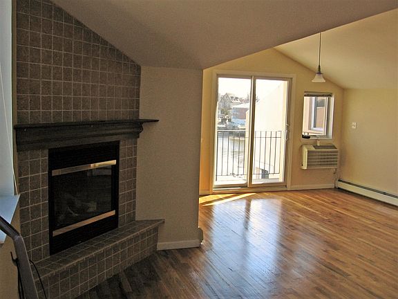 4th image of 3316 Griswold Ave Fl 3